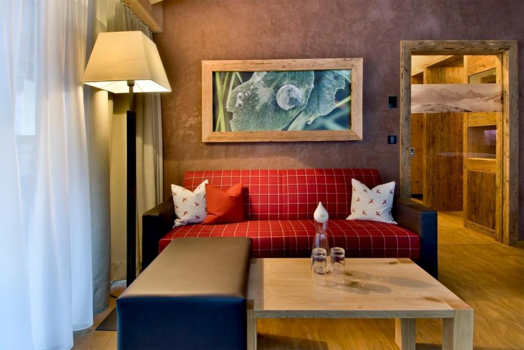 Pete Alpine Boutique Hotel - Klein Und Fein - Private Spa Suiten Und Zimmer Sankt Anton am Arlberg Ngoại thất bức ảnh