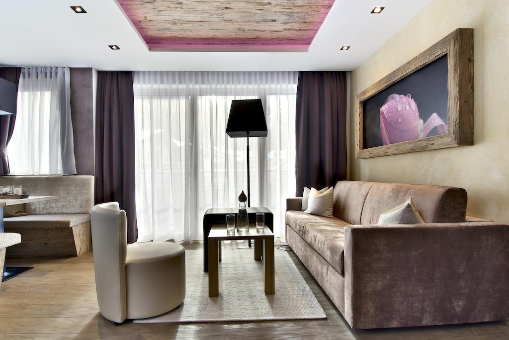 Pete Alpine Boutique Hotel - Klein Und Fein - Private Spa Suiten Und Zimmer Sankt Anton am Arlberg Phòng bức ảnh