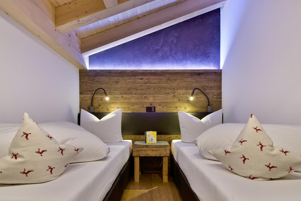 Pete Alpine Boutique Hotel - Klein Und Fein - Private Spa Suiten Und Zimmer Sankt Anton am Arlberg Phòng bức ảnh